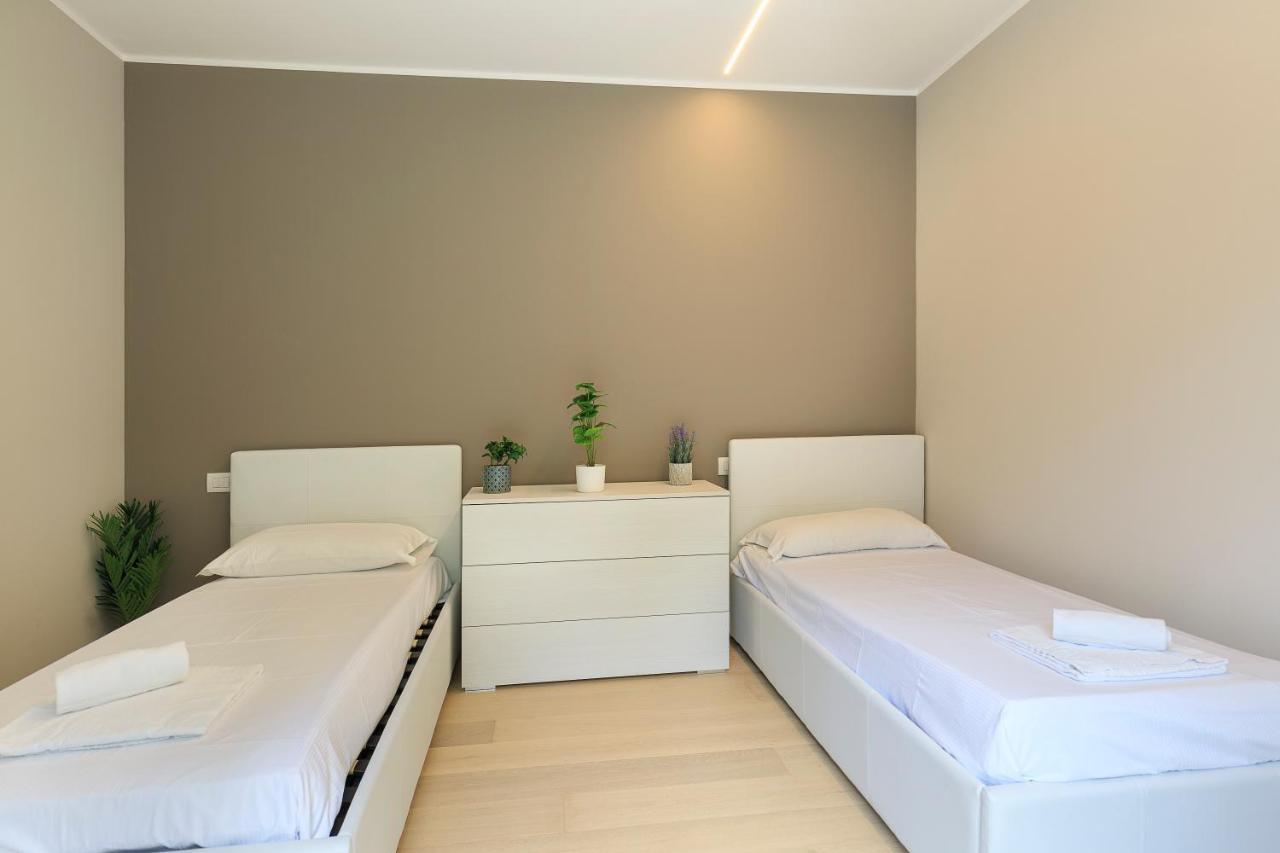 Skylake Penthouse By Impero House สเตรซา ภายนอก รูปภาพ