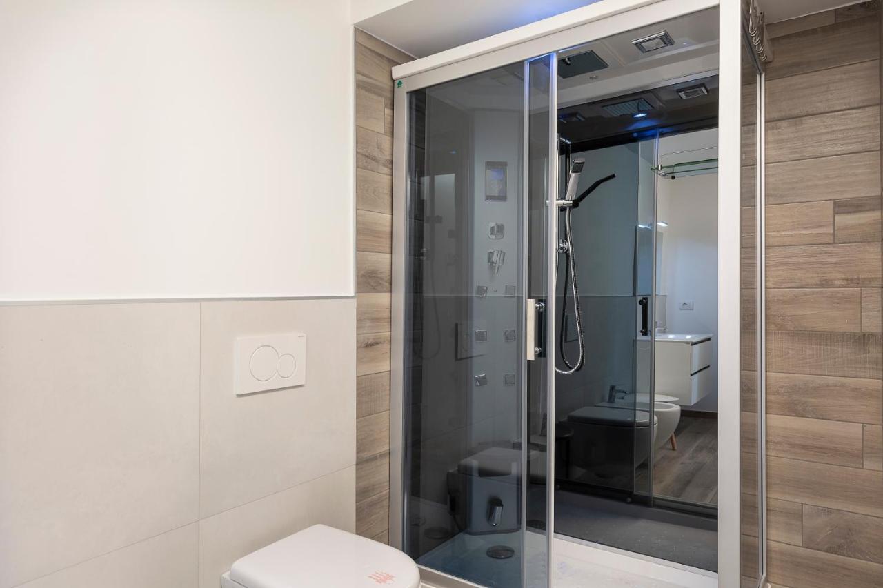 Skylake Penthouse By Impero House สเตรซา ภายนอก รูปภาพ